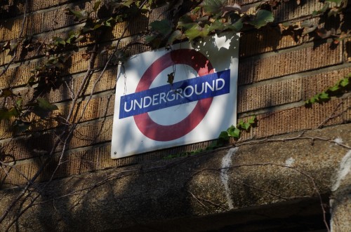 LONDON 地下鉄